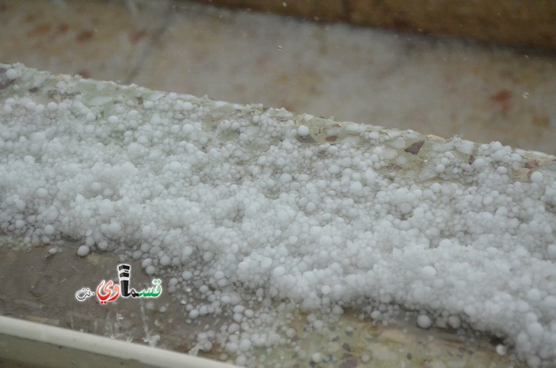 اخو الثلج في كفرقاسم !! كميات كبيرة من البرد تتساقط في شوارع المدينة 